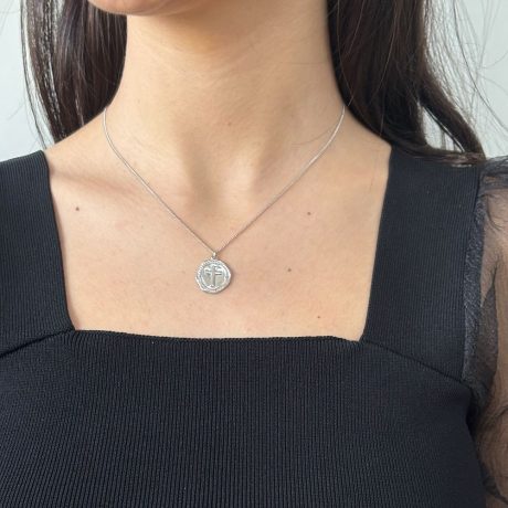 Colier argint scurt cu pandantiv rotund cu cruce Essentials, 01V01-J2114, Oxette Romania