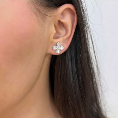 Cercei argint cu surub floare decorati cu sidef si cristale zirconia incolore Essentials, 03V01-Y4115, Oxette Romania