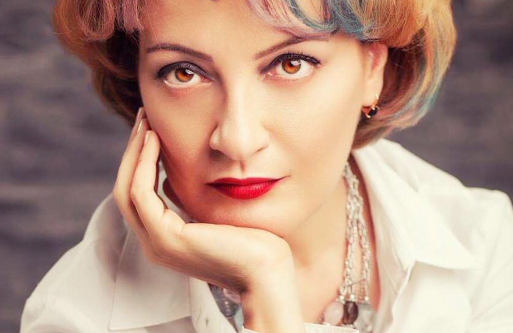 Mirela Vescan- Retete de machiaj cu bijuteriile Oxette, Mirela-Vescan-Retete-de-machiaj-cu-bijuteriile-Oxette-1, Oxette Romania